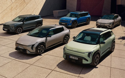 Myyntivastaava ja automyyjiä / Wetteri Oulu